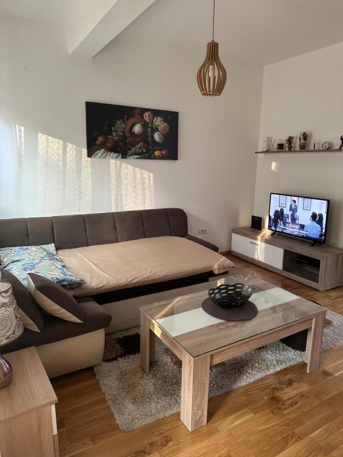 Kropa Apartman Подгорица Экстерьер фото